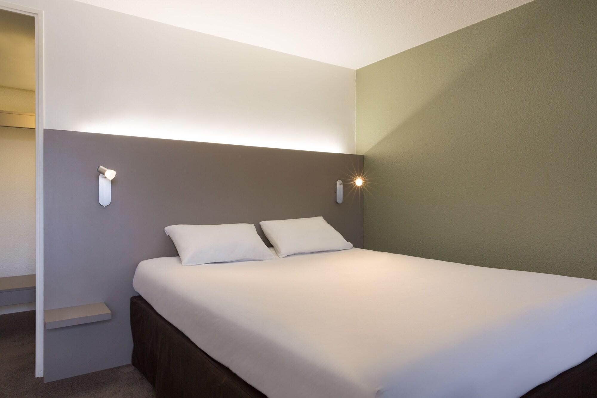Hotel Campanile Annecy ~ Metz-Tessy Exterior foto